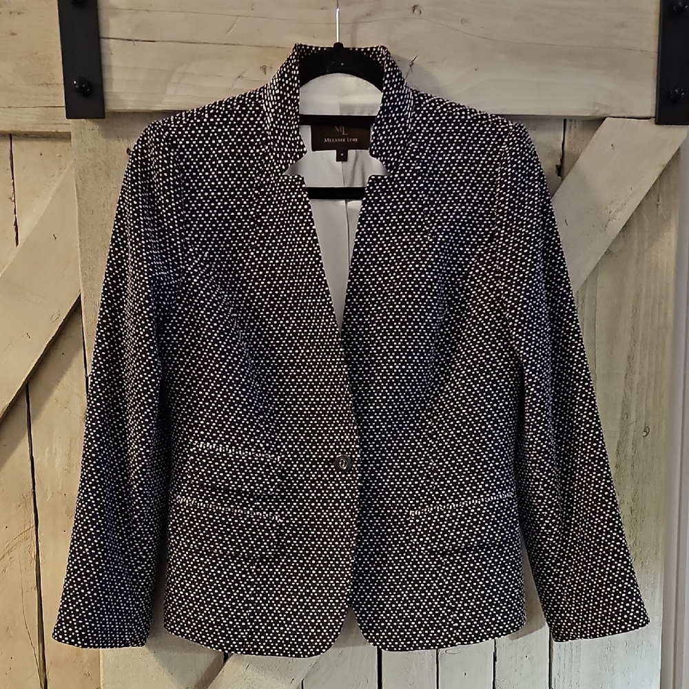 MELANIE LYNE Black and White Tailored Blazer with Structured Fabric